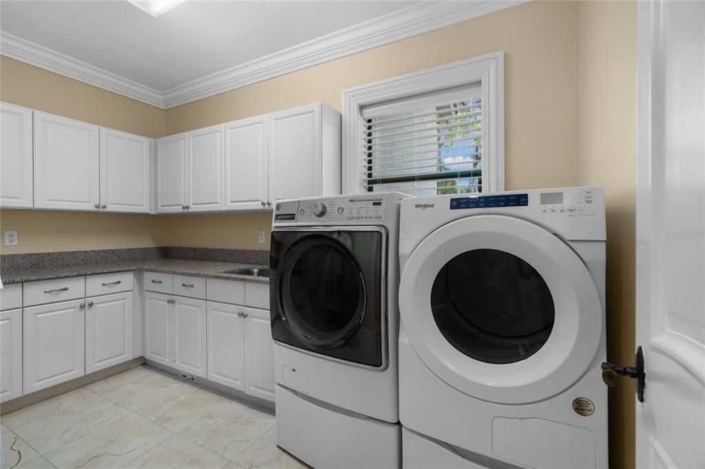 На продажу: $2,700,000 (7 спален, 8 ванн, 7240 Квадратных фут)