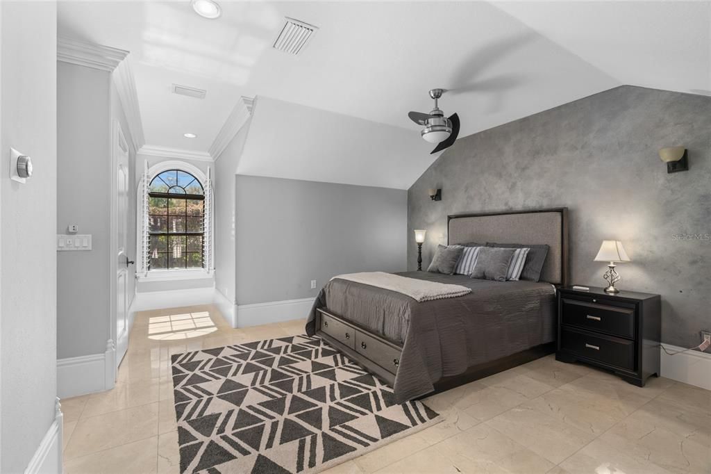 На продажу: $2,700,000 (7 спален, 8 ванн, 7240 Квадратных фут)