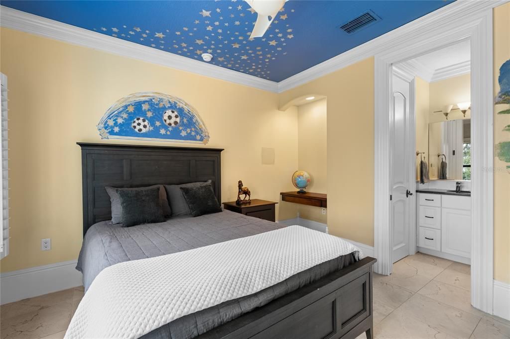 На продажу: $2,700,000 (7 спален, 8 ванн, 7240 Квадратных фут)