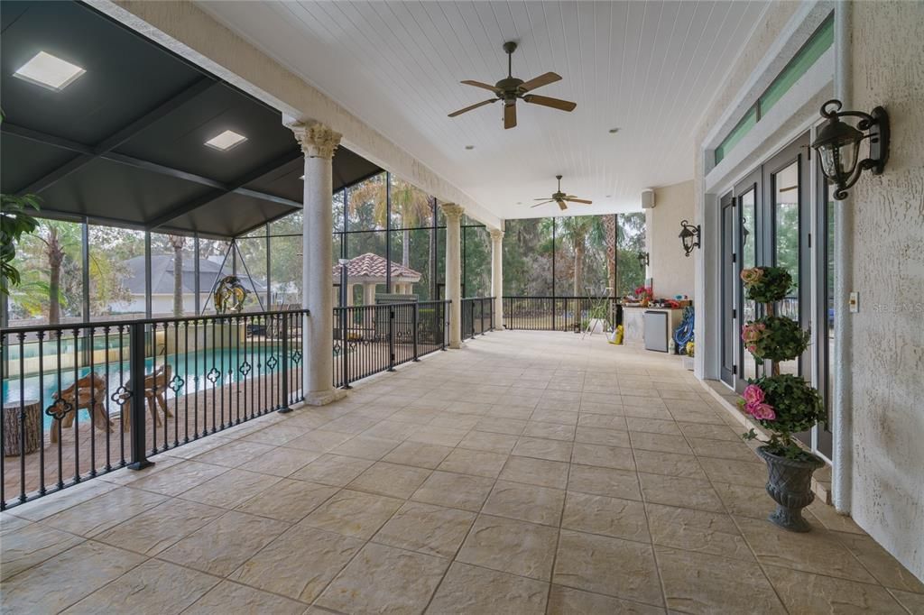 На продажу: $2,700,000 (7 спален, 8 ванн, 7240 Квадратных фут)