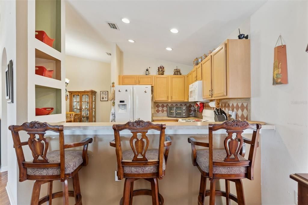 Activo con contrato: $275,000 (3 camas, 3 baños, 1744 Pies cuadrados)