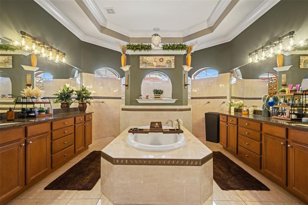 For Sale: $1,000,000 (5 beds, 5 baths, 5536 Square Feet)