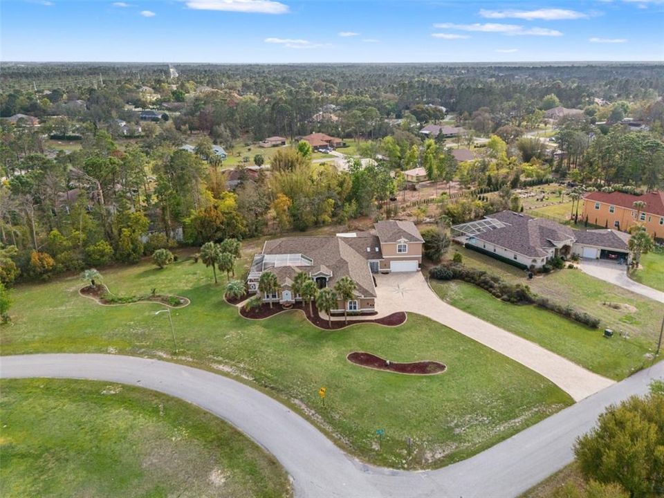 For Sale: $1,000,000 (5 beds, 5 baths, 5536 Square Feet)