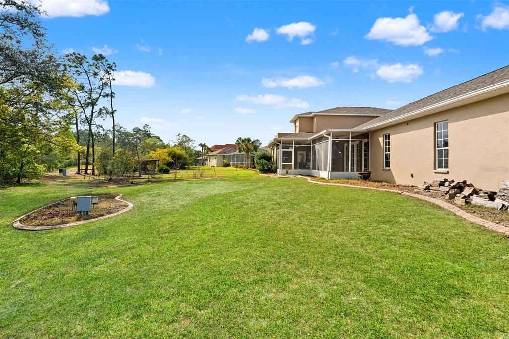 For Sale: $1,000,000 (5 beds, 5 baths, 5536 Square Feet)