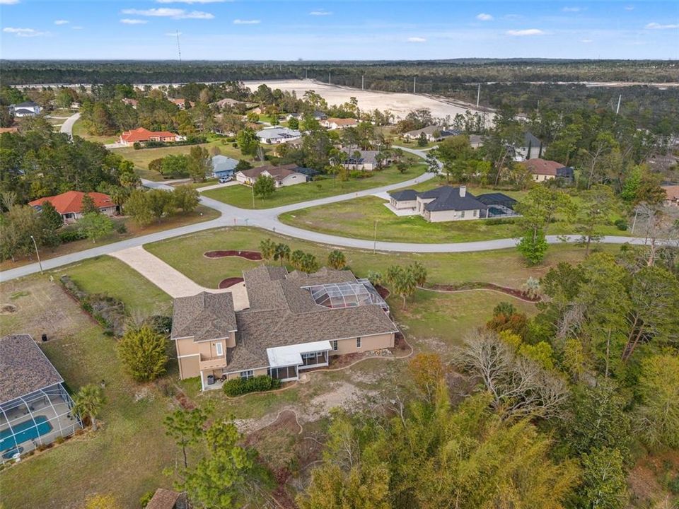 For Sale: $1,000,000 (5 beds, 5 baths, 5536 Square Feet)