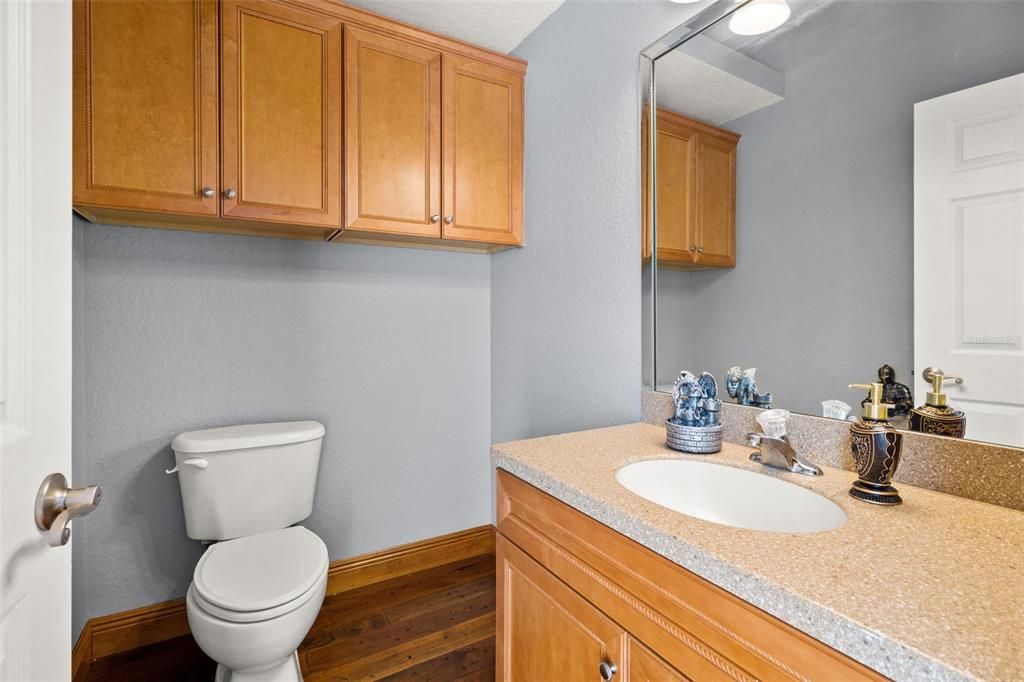 For Sale: $1,000,000 (5 beds, 5 baths, 5536 Square Feet)