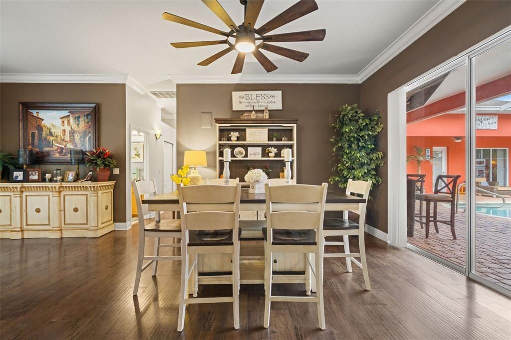 For Sale: $1,000,000 (5 beds, 5 baths, 5536 Square Feet)