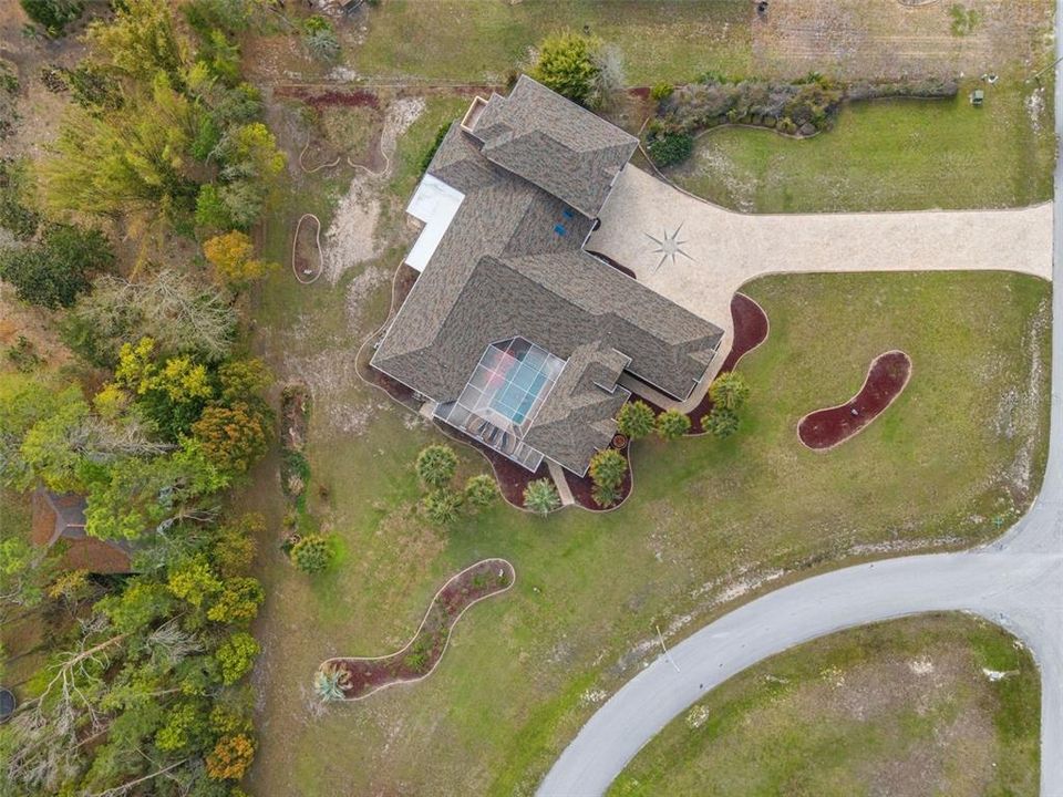 For Sale: $1,000,000 (5 beds, 5 baths, 5536 Square Feet)