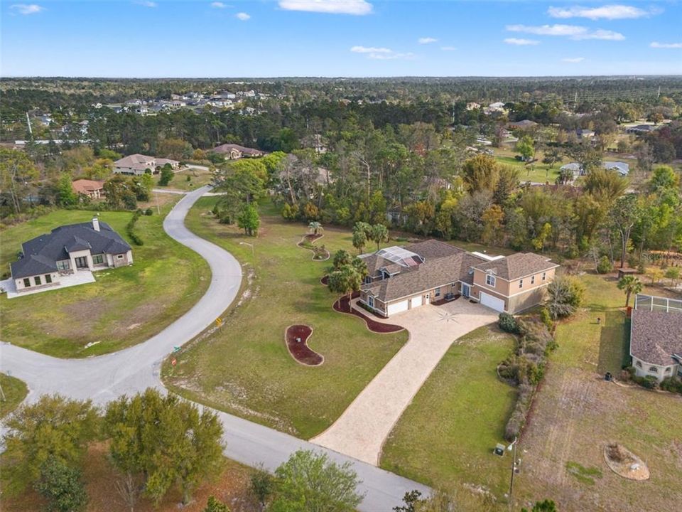For Sale: $1,000,000 (5 beds, 5 baths, 5536 Square Feet)
