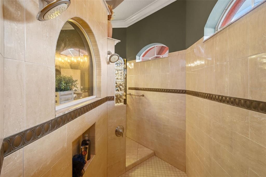 For Sale: $1,000,000 (5 beds, 5 baths, 5536 Square Feet)