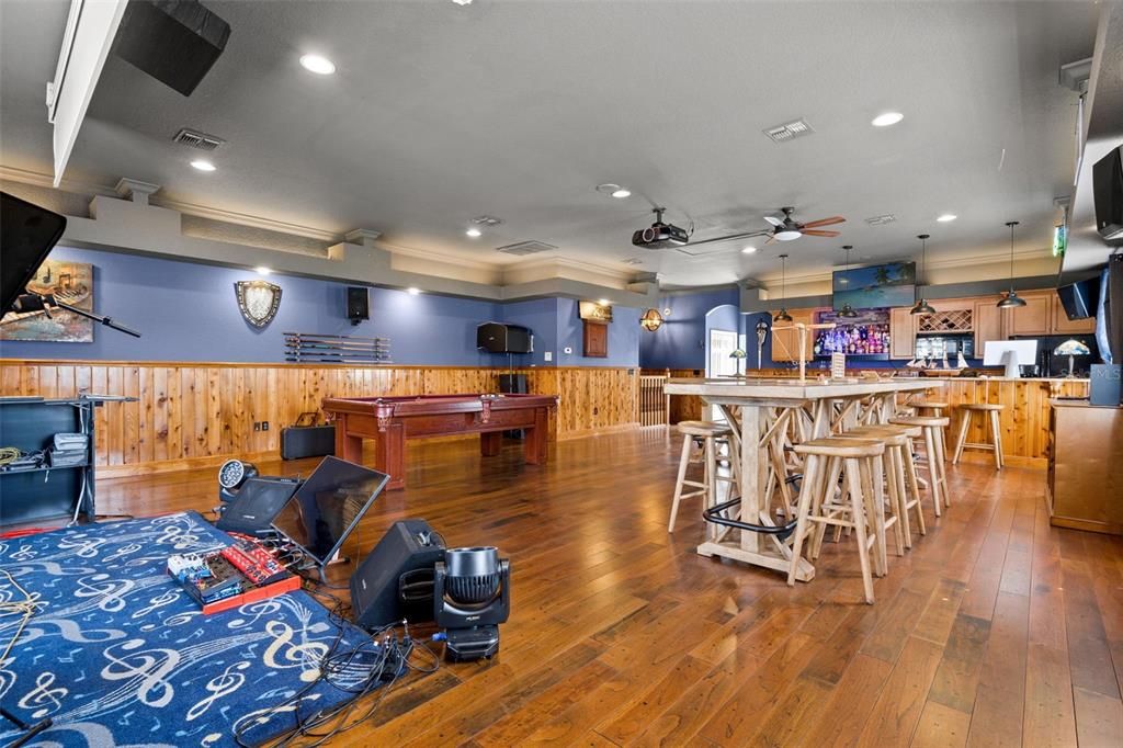 For Sale: $1,000,000 (5 beds, 5 baths, 5536 Square Feet)