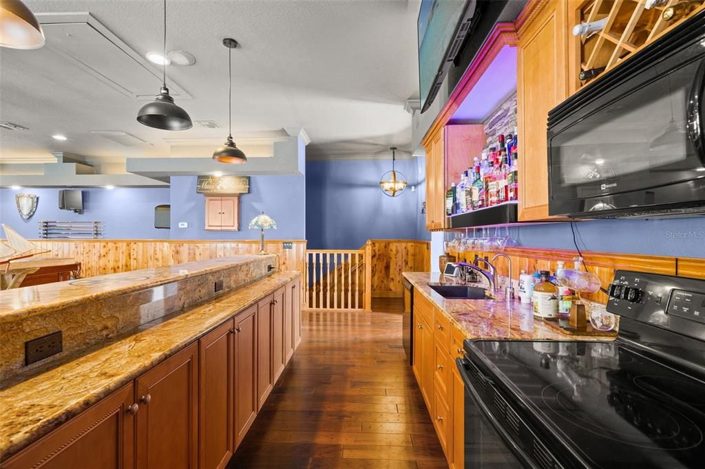 For Sale: $1,000,000 (5 beds, 5 baths, 5536 Square Feet)