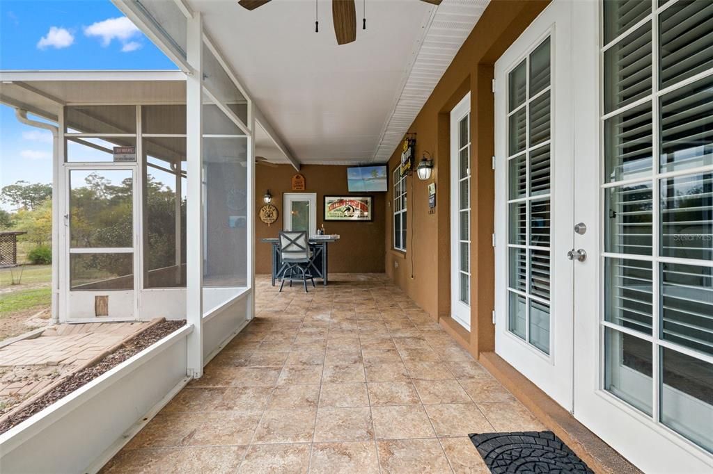For Sale: $1,000,000 (5 beds, 5 baths, 5536 Square Feet)