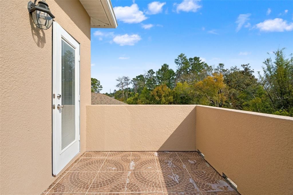 For Sale: $1,000,000 (5 beds, 5 baths, 5536 Square Feet)
