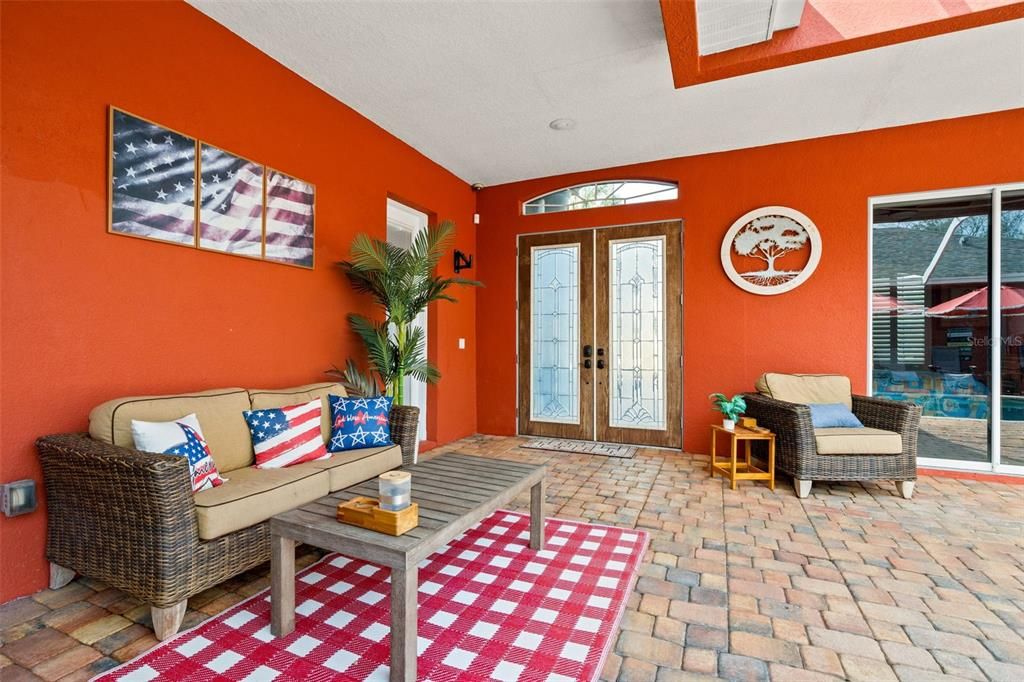 For Sale: $1,000,000 (5 beds, 5 baths, 5536 Square Feet)