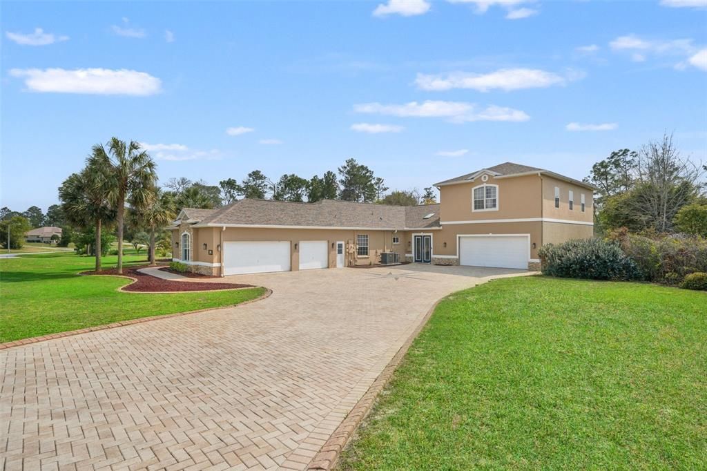 For Sale: $1,000,000 (5 beds, 5 baths, 5536 Square Feet)