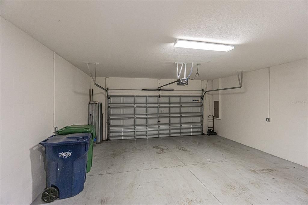 Active With Contract: $4,080 (4 beds, 3 baths, 2410 Square Feet)