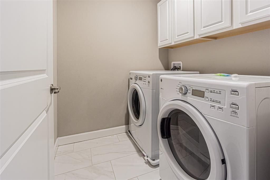 Active With Contract: $4,080 (4 beds, 3 baths, 2410 Square Feet)