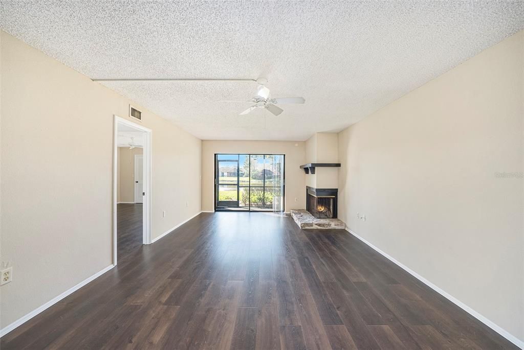 Activo con contrato: $163,000 (2 camas, 2 baños, 1094 Pies cuadrados)