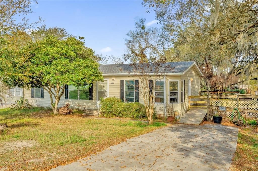 Vendido Recientemente: $150,000 (3 camas, 2 baños, 1184 Pies cuadrados)