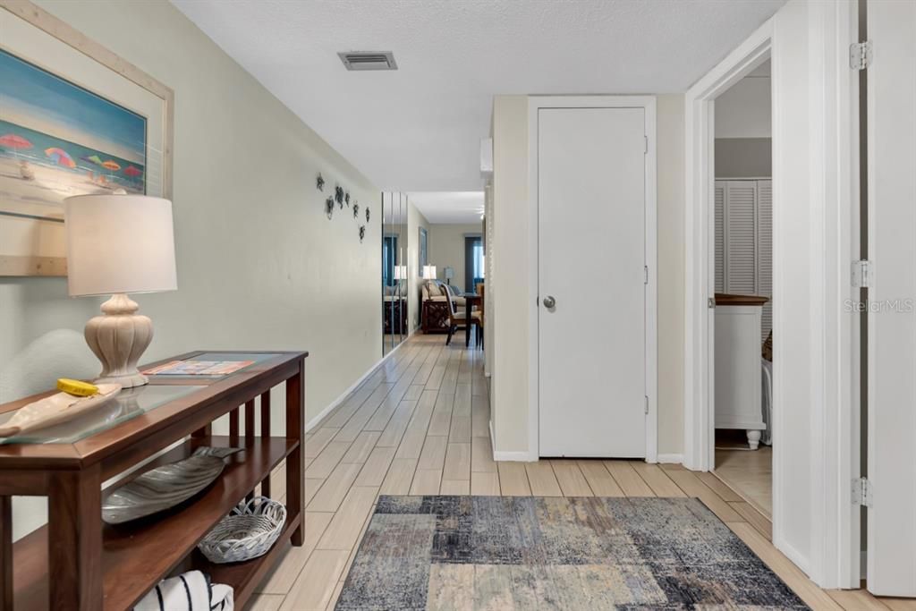 For Sale: $1,250,000 (2 beds, 2 baths, 1180 Square Feet)