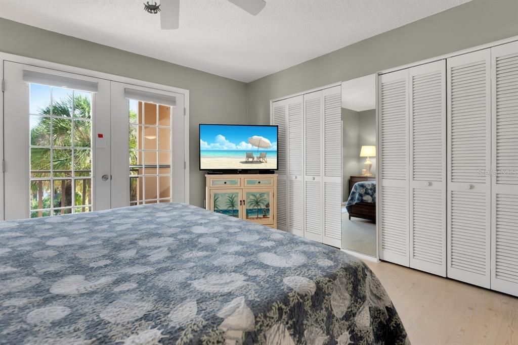 For Sale: $1,250,000 (2 beds, 2 baths, 1180 Square Feet)
