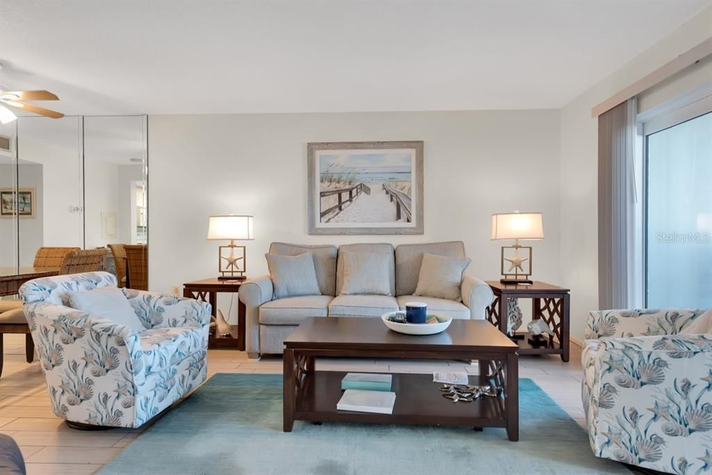 For Sale: $1,250,000 (2 beds, 2 baths, 1180 Square Feet)