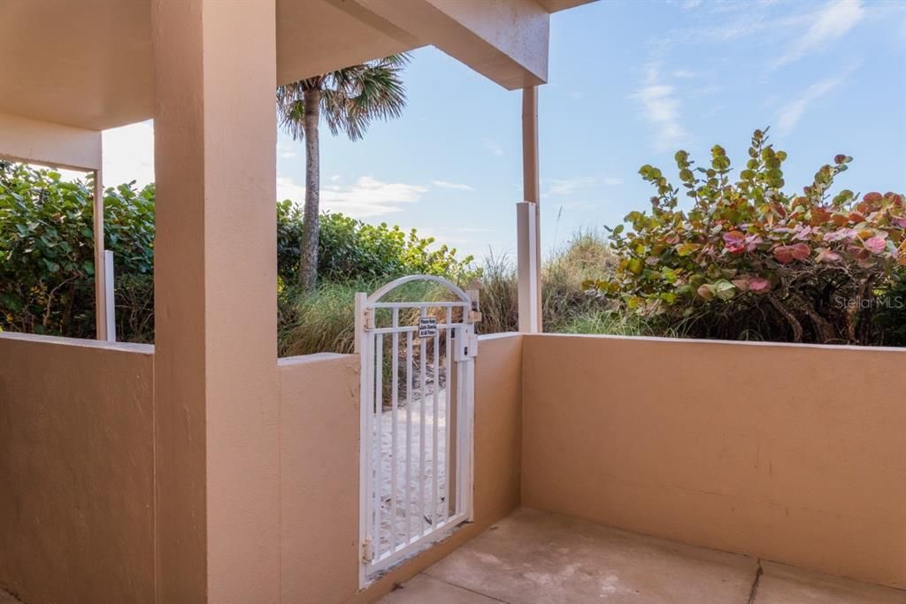 For Sale: $1,250,000 (2 beds, 2 baths, 1180 Square Feet)