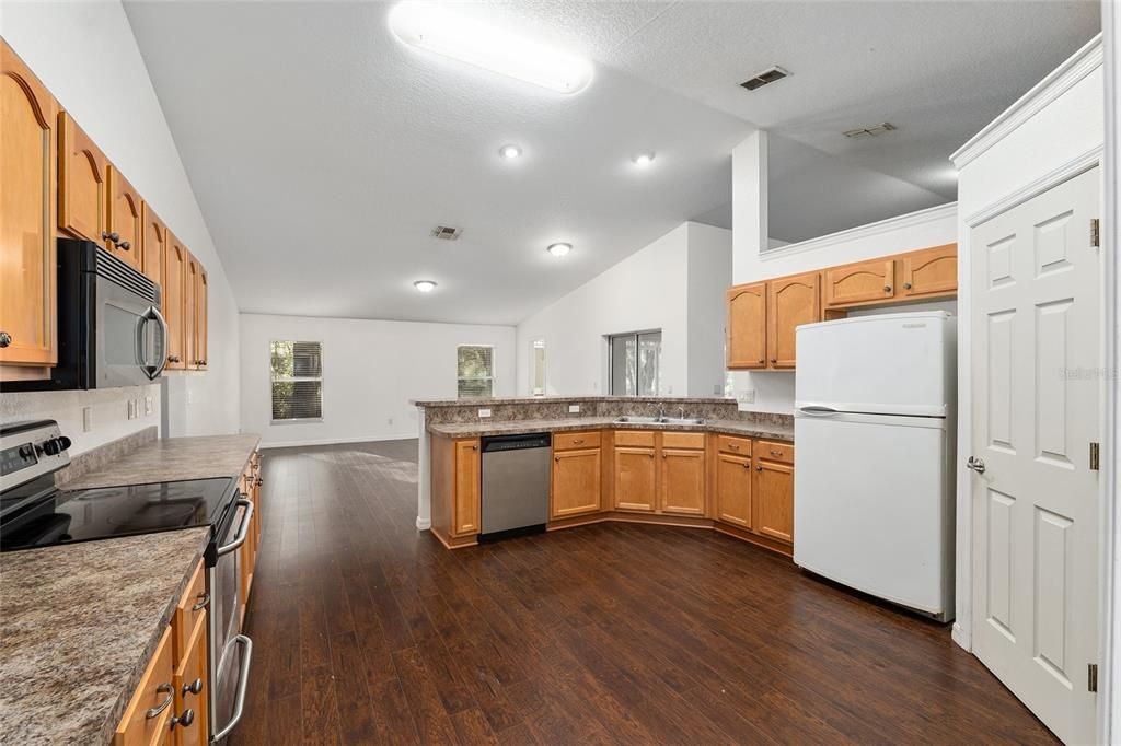 Active With Contract: $349,900 (4 beds, 2 baths, 2382 Square Feet)