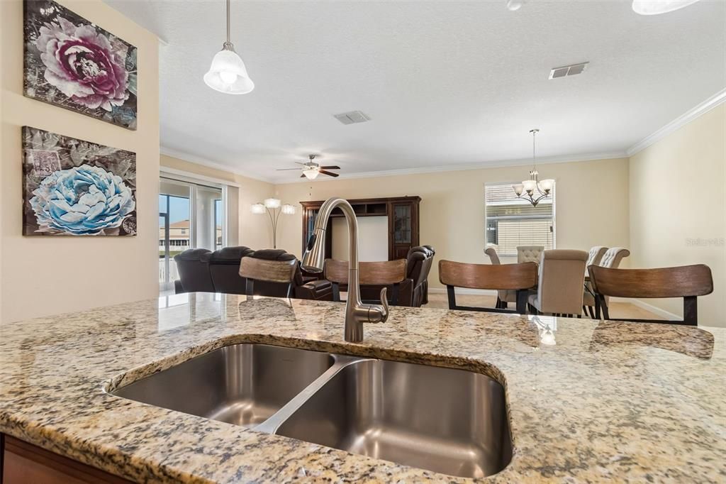 Active With Contract: $315,000 (4 beds, 3 baths, 2006 Square Feet)