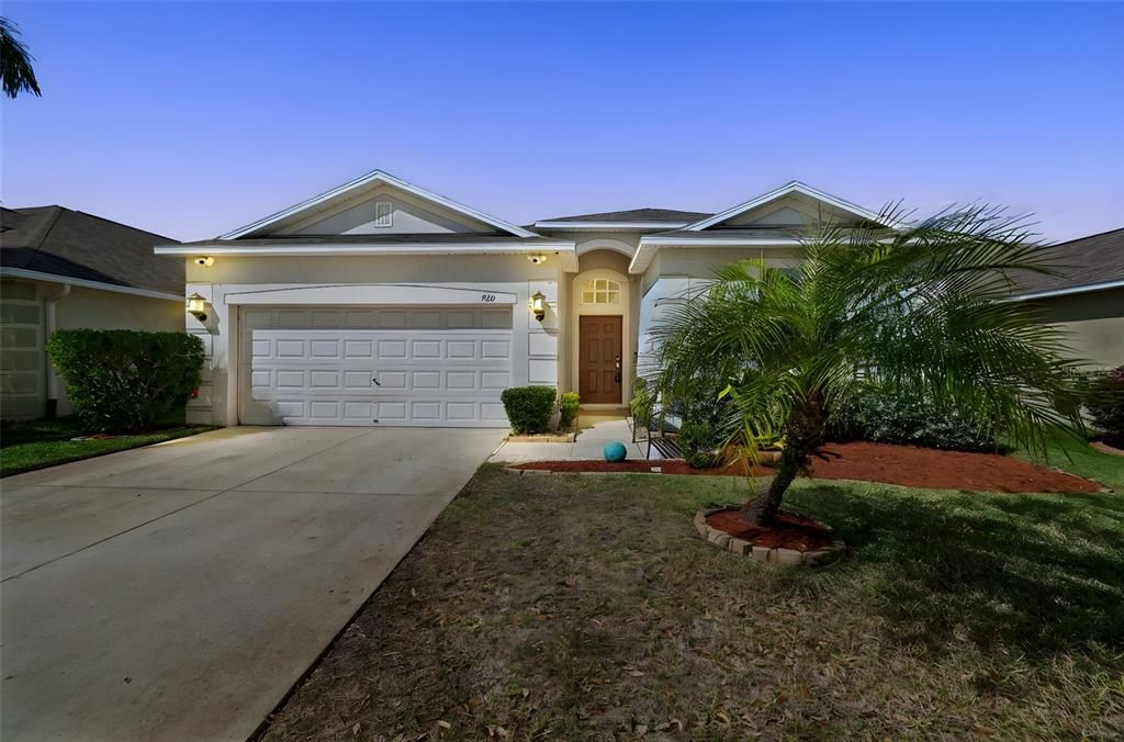 Active With Contract: $315,000 (4 beds, 3 baths, 2006 Square Feet)