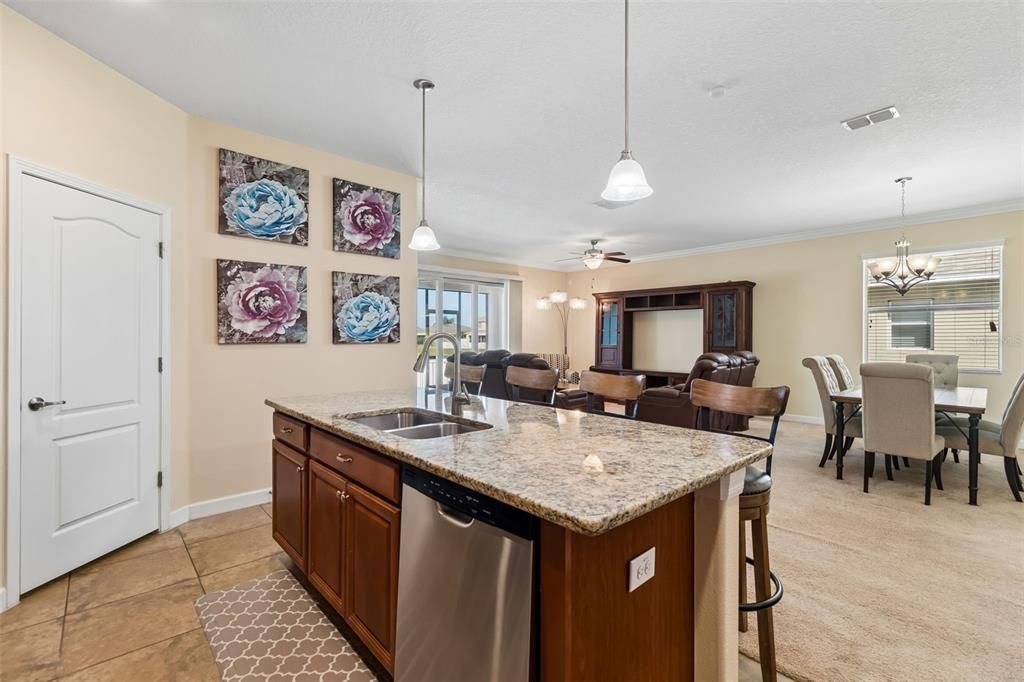 Active With Contract: $315,000 (4 beds, 3 baths, 2006 Square Feet)