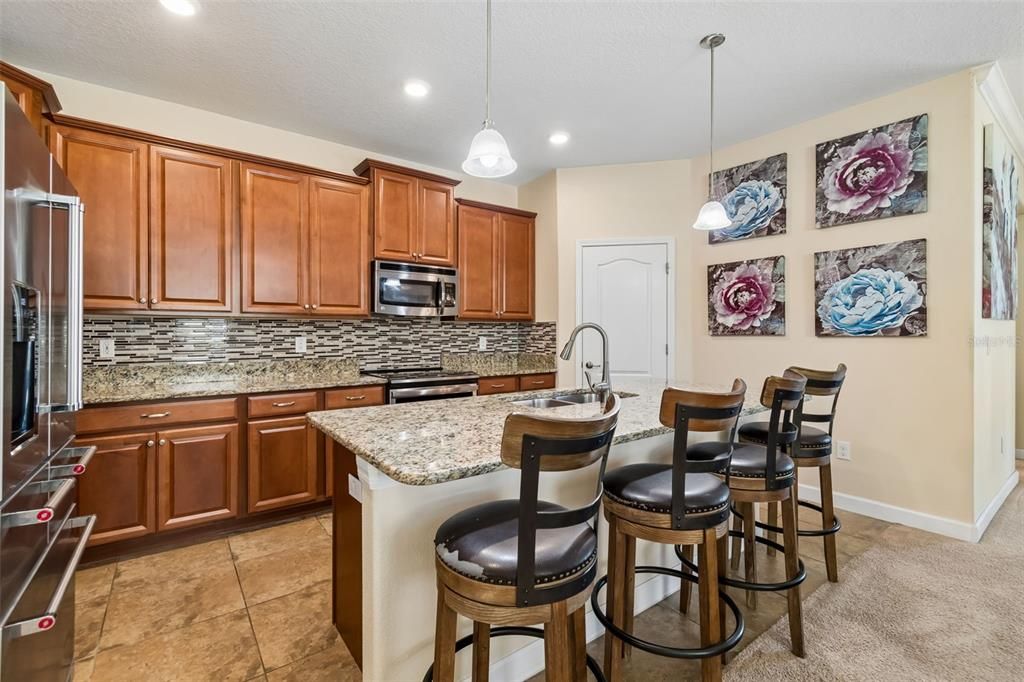 Active With Contract: $315,000 (4 beds, 3 baths, 2006 Square Feet)