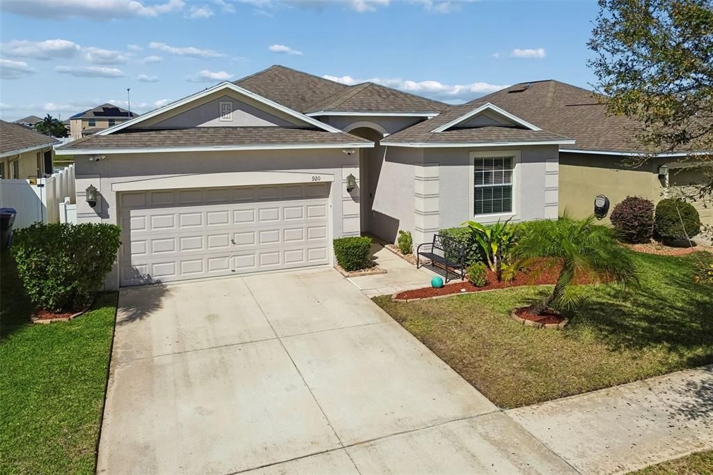 Active With Contract: $315,000 (4 beds, 3 baths, 2006 Square Feet)