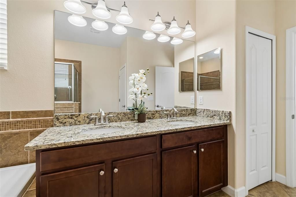 Active With Contract: $315,000 (4 beds, 3 baths, 2006 Square Feet)