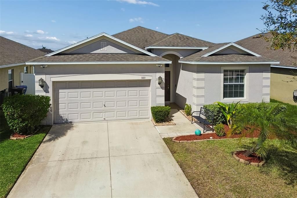 Active With Contract: $315,000 (4 beds, 3 baths, 2006 Square Feet)