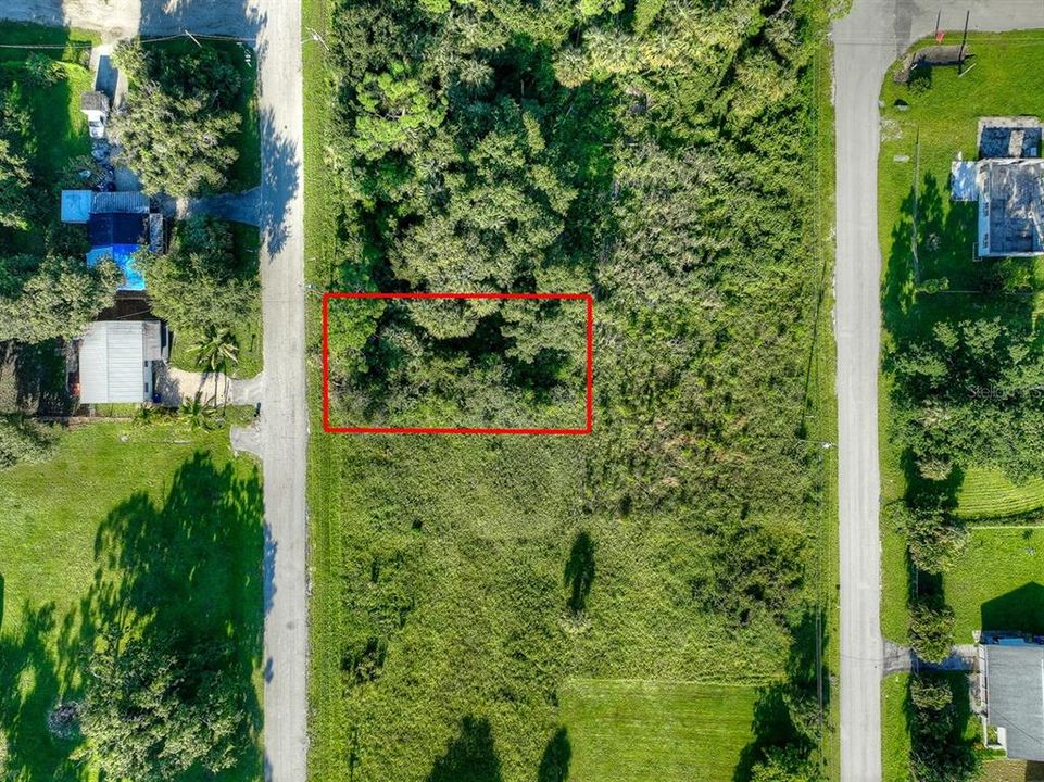 На продажу: $23,000 (0.12 acres)