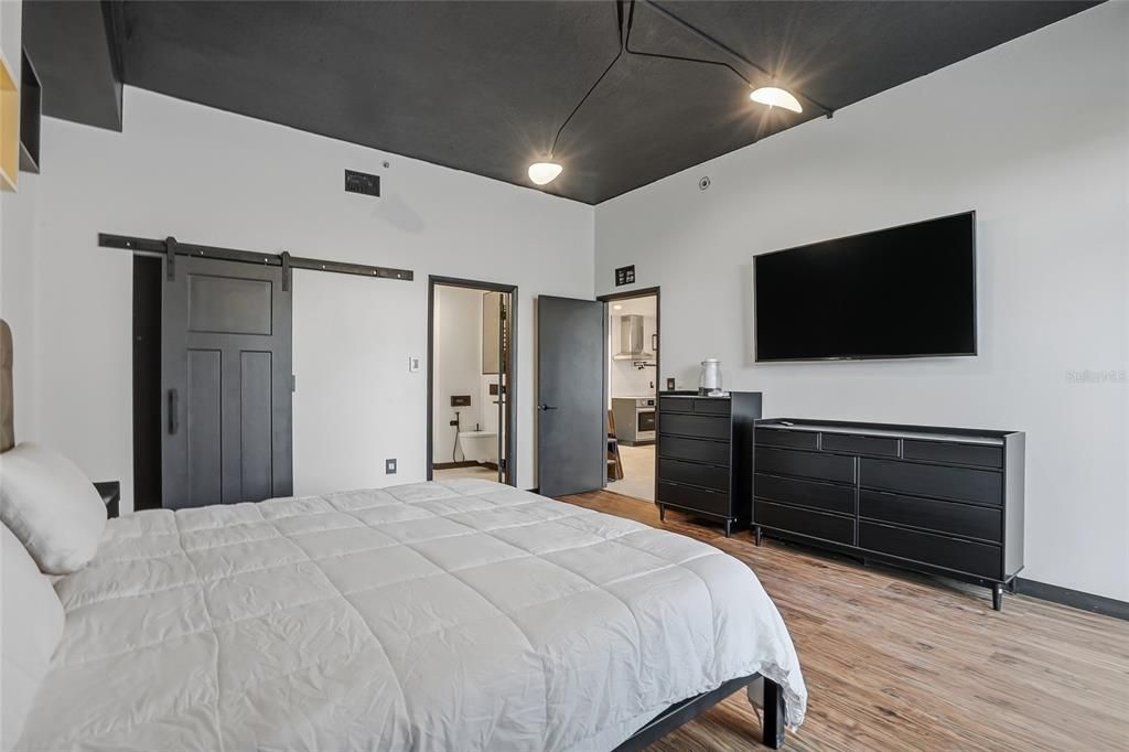 Active With Contract: $269,900 (3 beds, 2 baths, 1525 Square Feet)