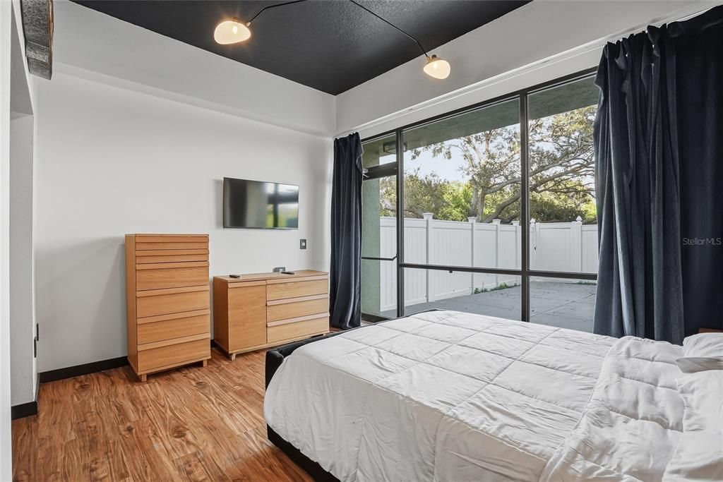 Active With Contract: $269,900 (3 beds, 2 baths, 1525 Square Feet)
