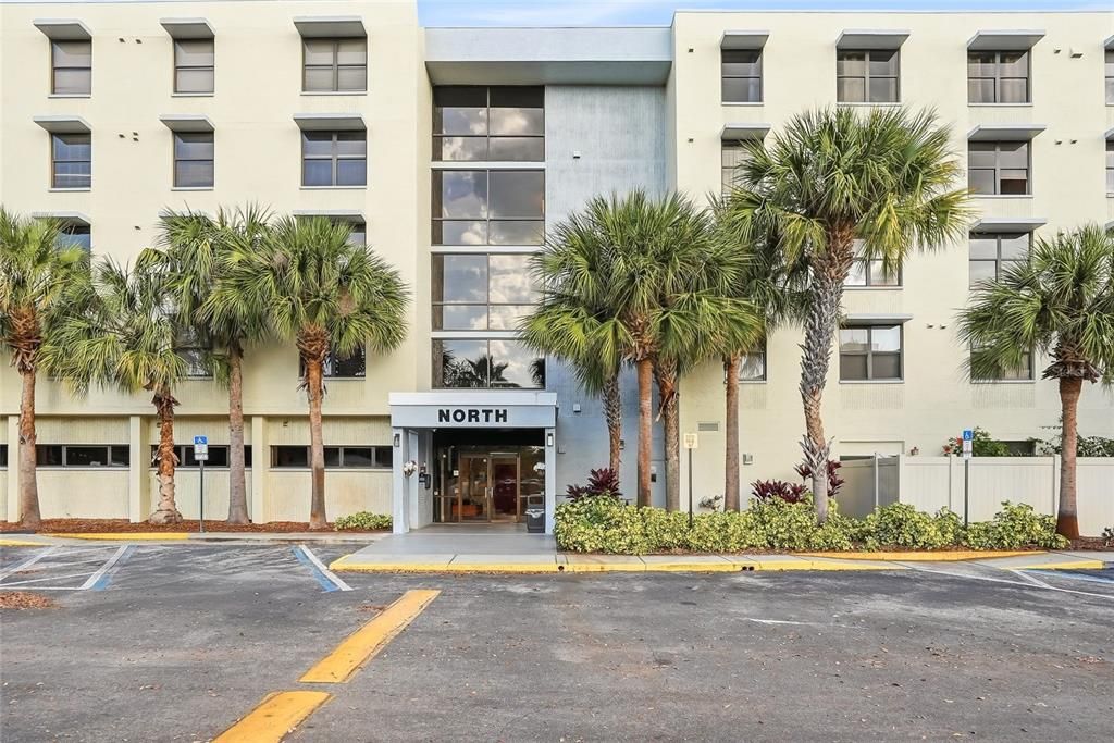 Active With Contract: $269,900 (3 beds, 2 baths, 1525 Square Feet)