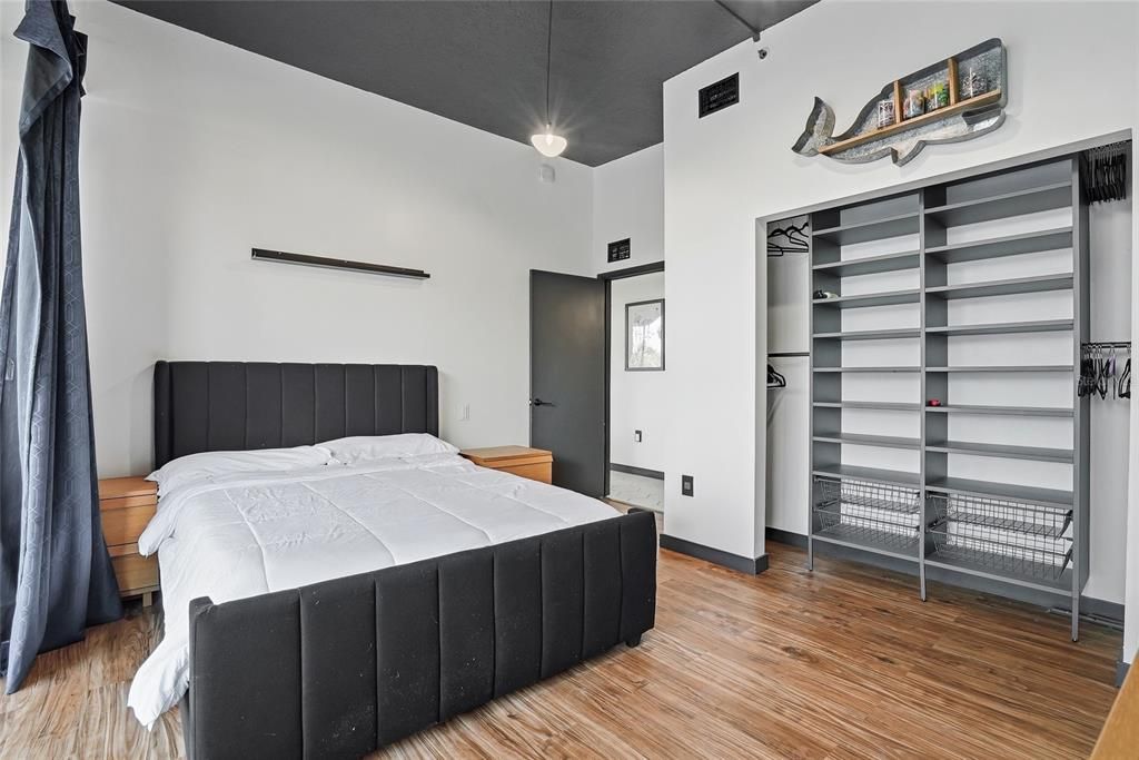 Active With Contract: $269,900 (3 beds, 2 baths, 1525 Square Feet)