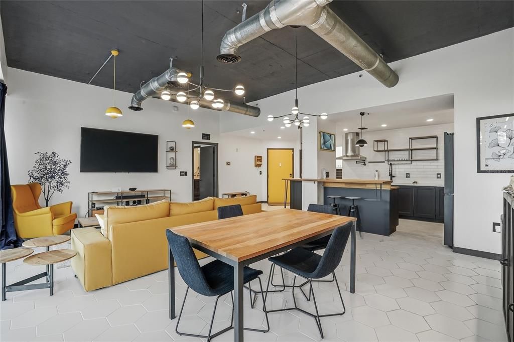 Active With Contract: $269,900 (3 beds, 2 baths, 1525 Square Feet)