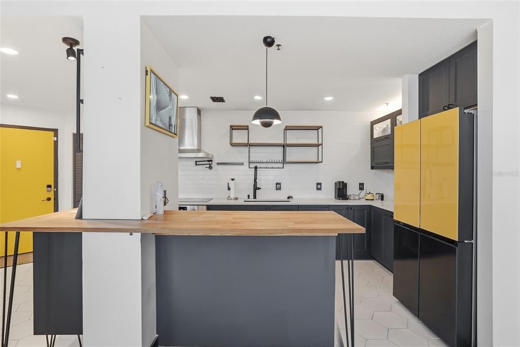 Active With Contract: $269,900 (3 beds, 2 baths, 1525 Square Feet)