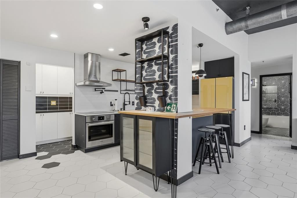 Active With Contract: $269,900 (3 beds, 2 baths, 1525 Square Feet)