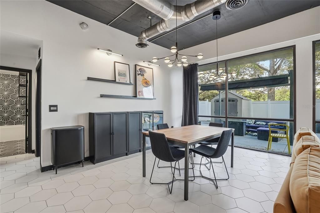 Active With Contract: $269,900 (3 beds, 2 baths, 1525 Square Feet)