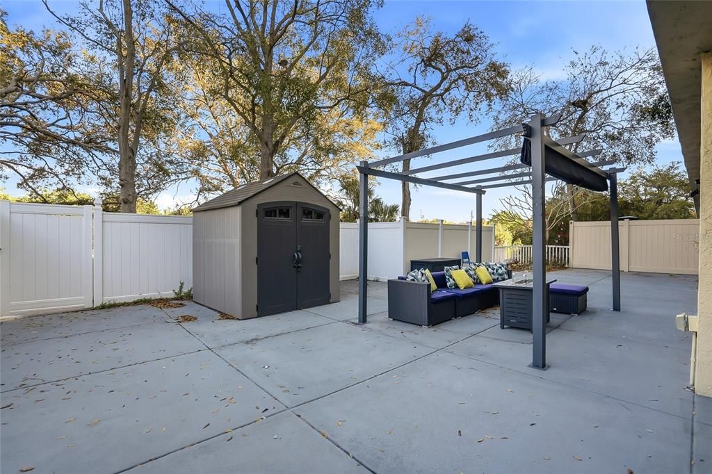 Active With Contract: $269,900 (3 beds, 2 baths, 1525 Square Feet)
