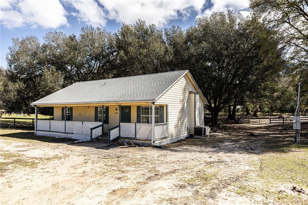 Active With Contract: $230,000 (3 beds, 2 baths, 1144 Square Feet)