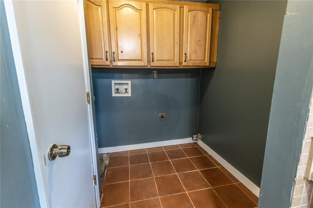 Active With Contract: $230,000 (3 beds, 2 baths, 1144 Square Feet)