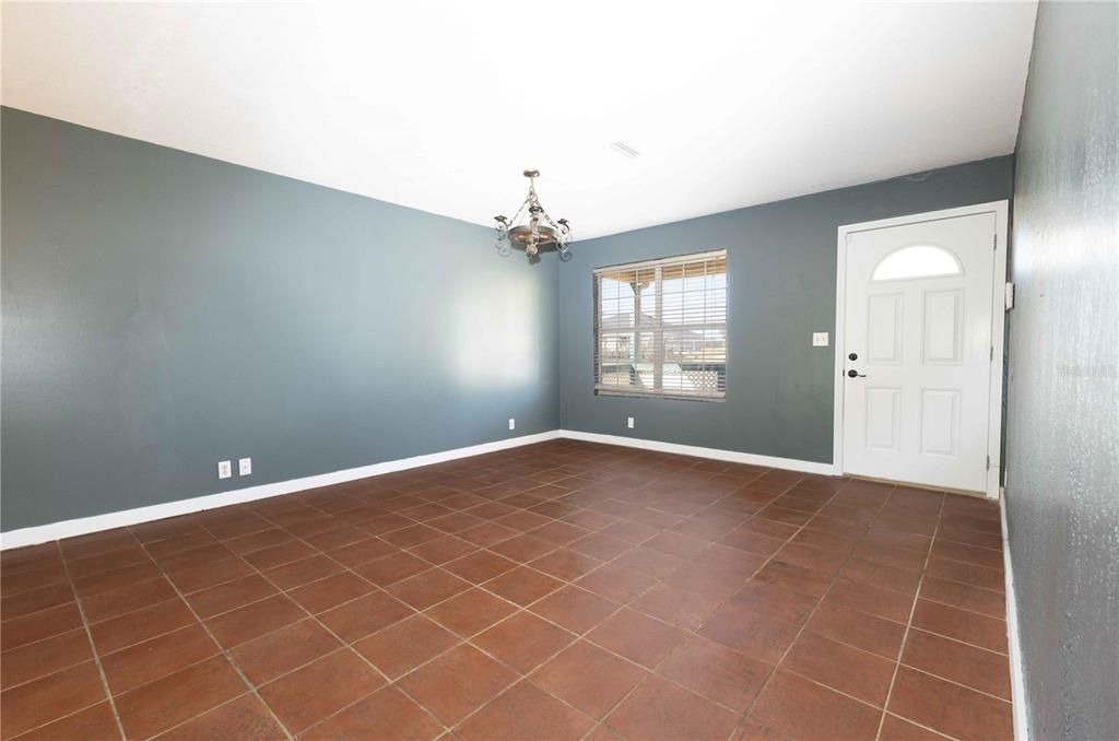 Active With Contract: $230,000 (3 beds, 2 baths, 1144 Square Feet)