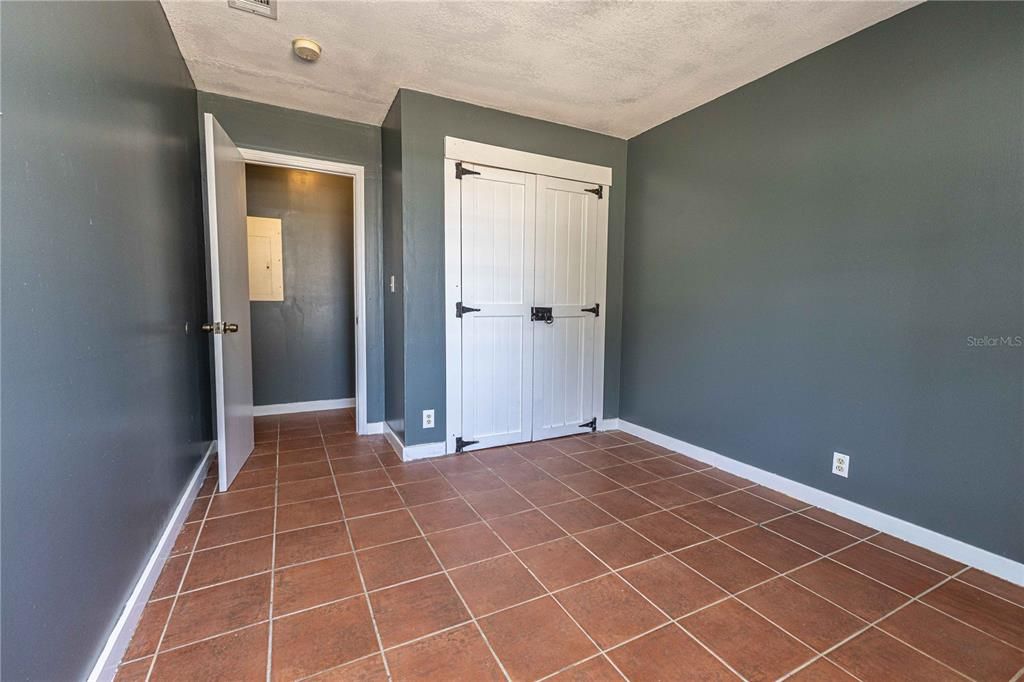 Active With Contract: $230,000 (3 beds, 2 baths, 1144 Square Feet)